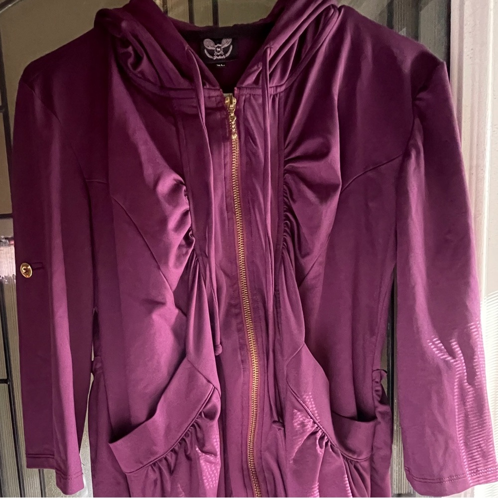 “Fetch” Kids size XL Burgundy Ruched cropped jacket.